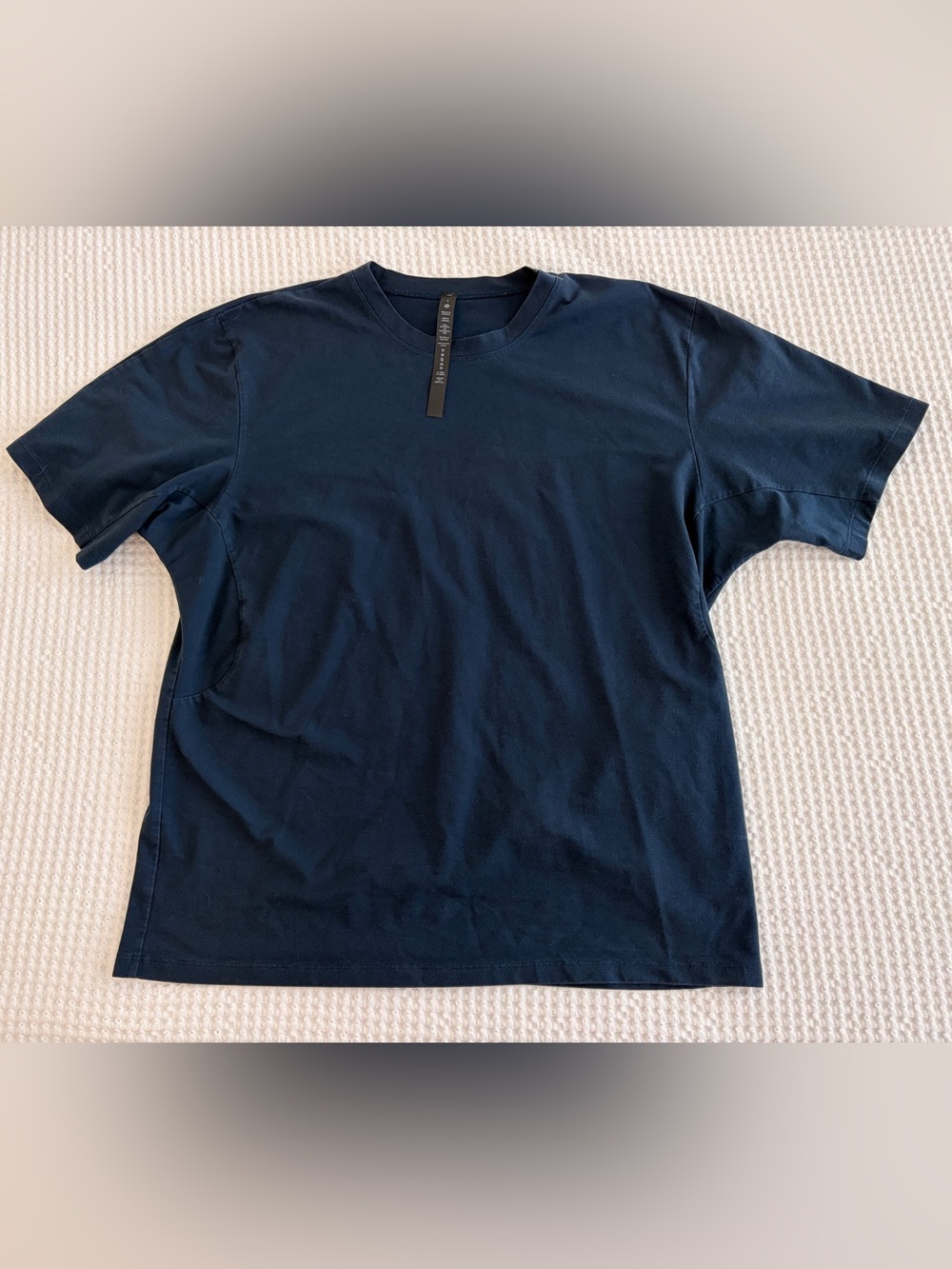 lululemon athletica Men's Navy Short Sleeve Crew Tee